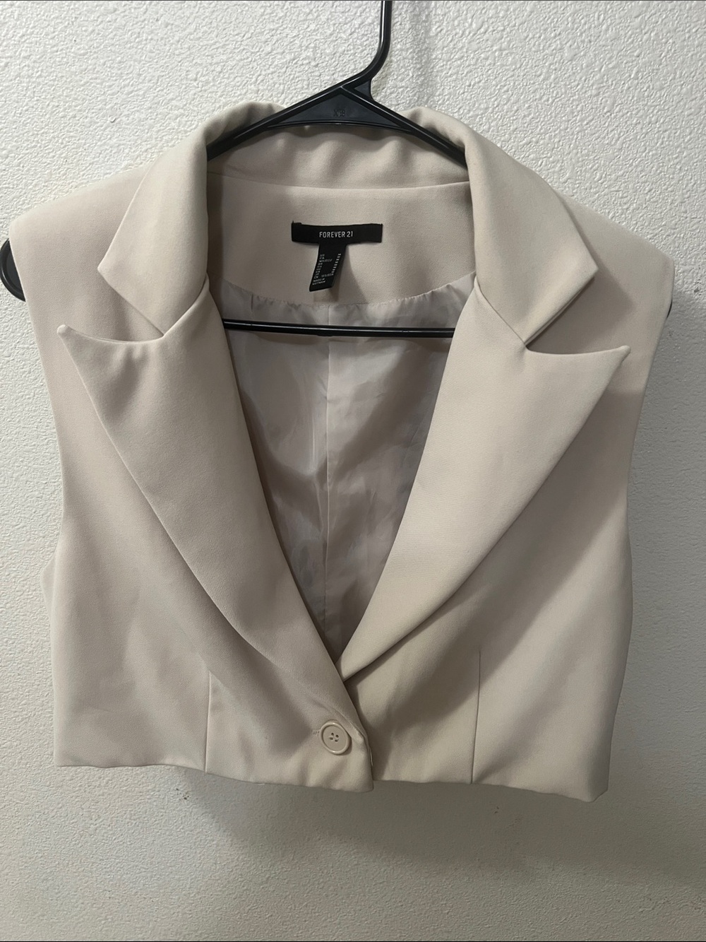 Forever 21 Cream Sleeveless Blazer Vest